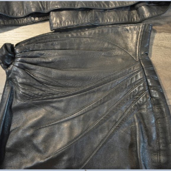 AZZEDINE ALAÏA BLACK LEATHER SKINNY SKIRT SUIT - Picture 8 of 10